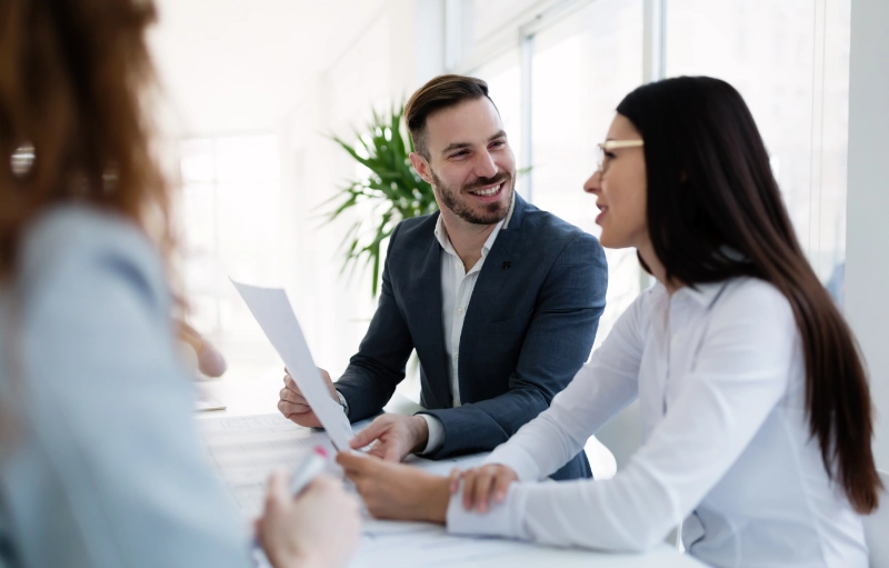 Im Strategiegespräch prüfen wir gemeinsam, welche finanziellen Vorteile für deine Mitarbeiter in deinem Unternehmen tatsächlich möglich sind und wie sich diese ohne Aufwand und ohne zusätzliche Kosten umsetzen lassen.